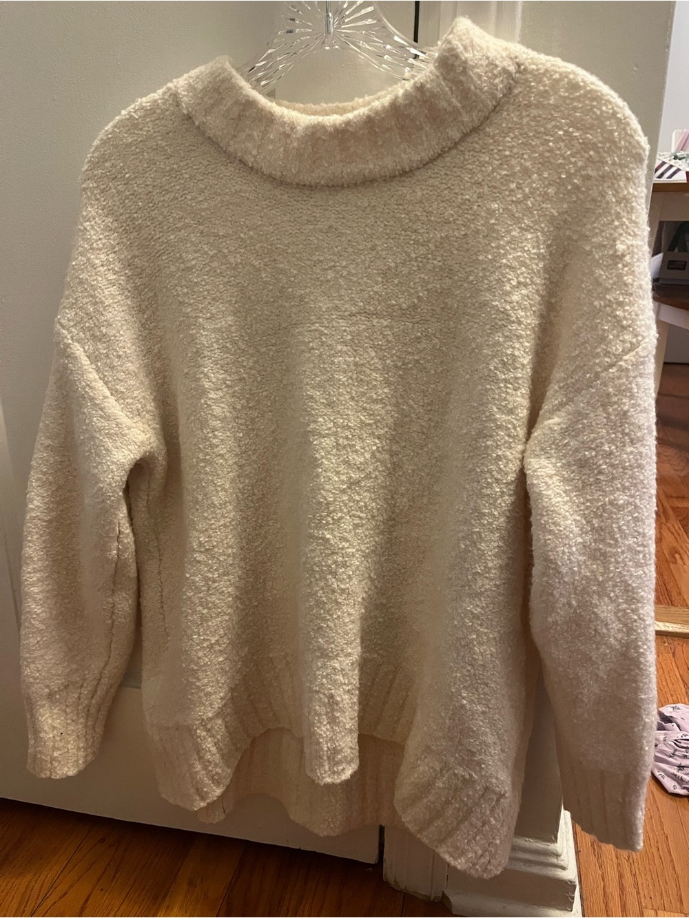 Old Navy Cozy Cream Bouclé Sweater - Women's Pullover